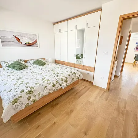 Southview & Parking Apartment Ljubljana