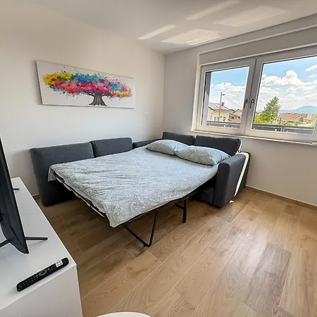 Southview & Parking Apartment Ljubljana