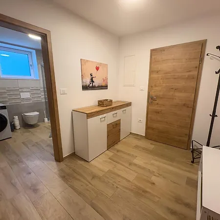 Southview & Parking Apartment Ljubljana